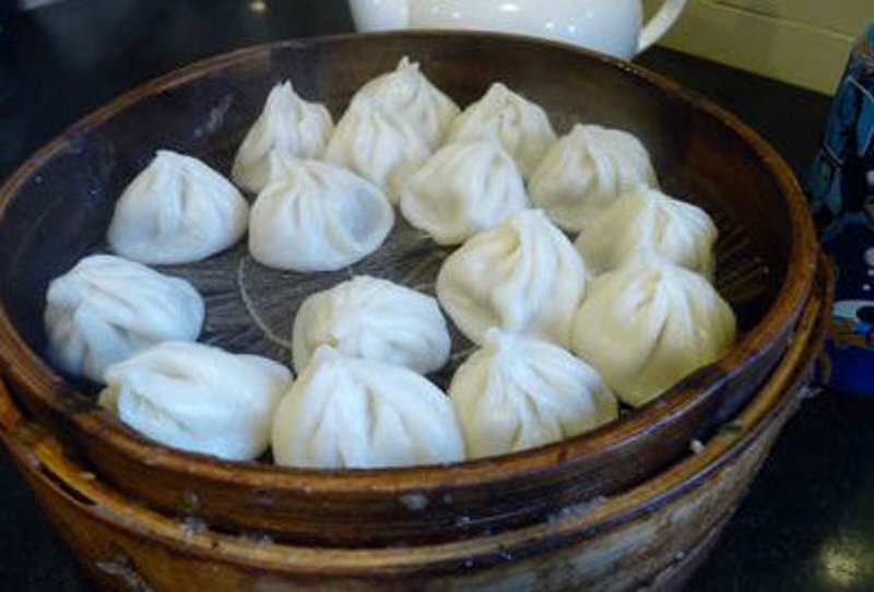 人间有味小吃店，这四个字背后藏着多少故事与秘密？今天，就让我们一同走进这家隐藏在城市角落里的小餐馆，揭开它的面纱。